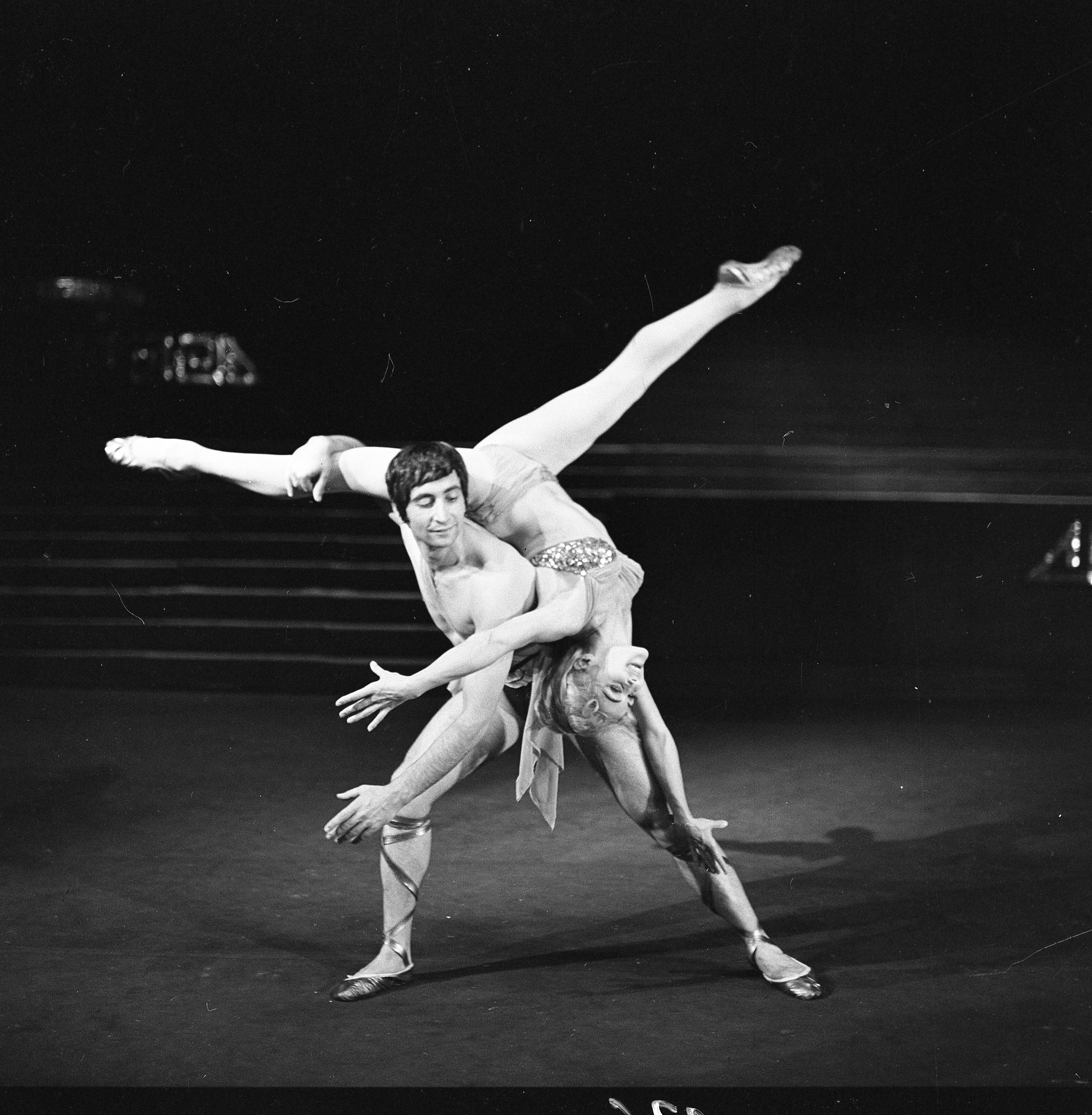 2 Charles François Gounod, Valpurgina noc(1963 SND, choreografia, Marilena Tóthová), Ondrej Halász (Dionýz), Gusta Herényiová (Ariadna) foto Jozef Vavro,