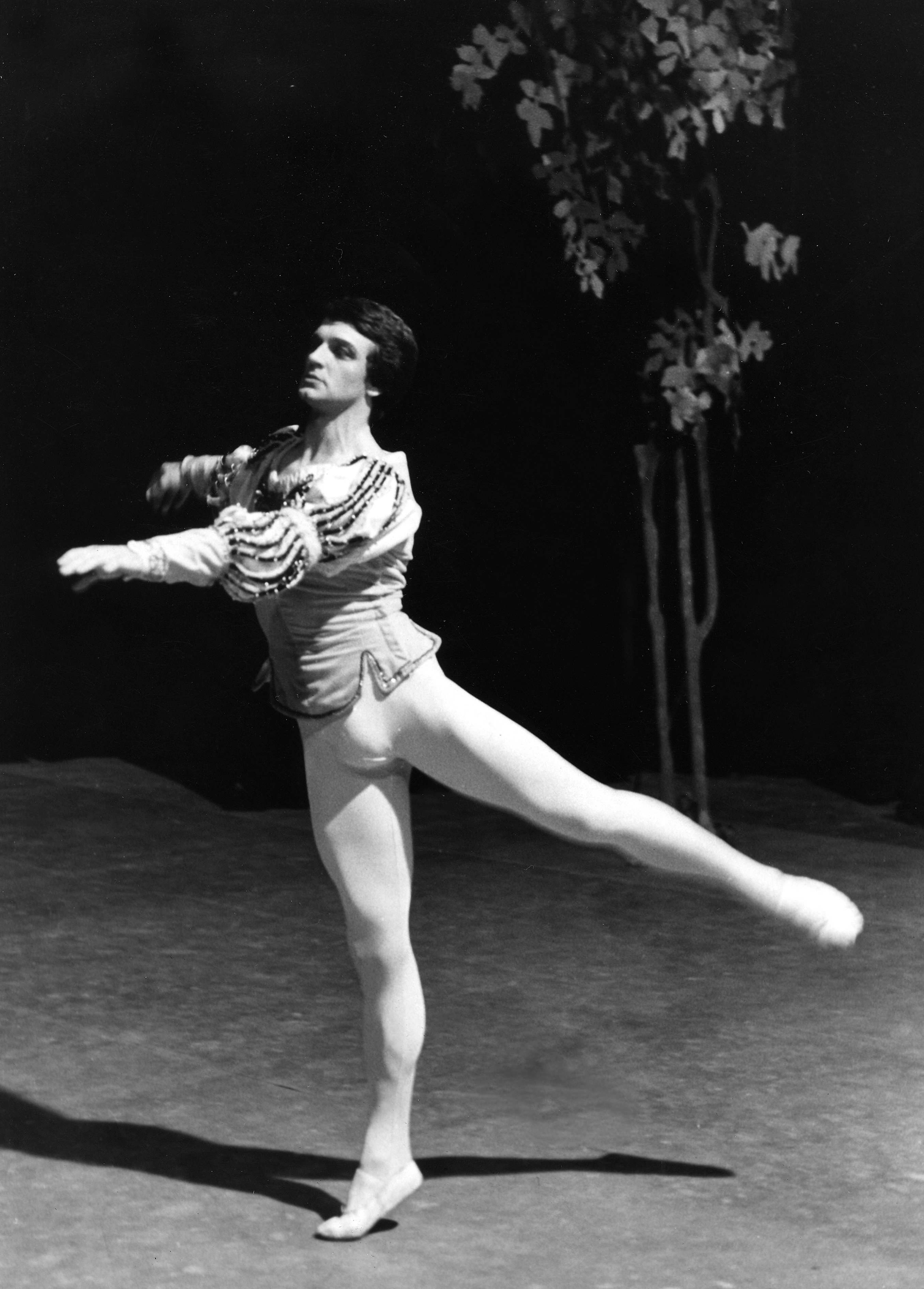 Lúčime sa s legendou baletu Vlastimilom Harapesom
